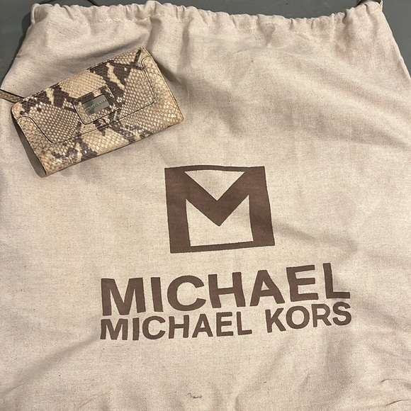 Michael Kors purse and wallet - Picture 6 of 11